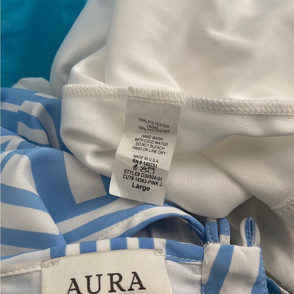 Aura Halter Dress Size Large - Picture 4 of 4